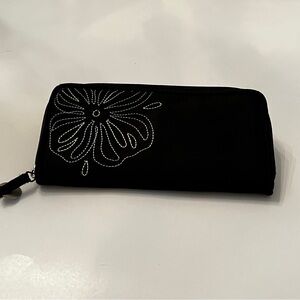 Travelon Black Safe ID Daisy Ladies RFID Wallet